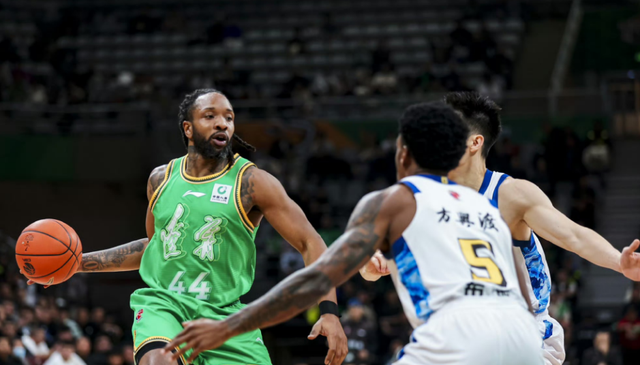 哈哈体育十年运营-辽宁男篮VS四川！新帅上演首秀，赵继伟确定出战，央视直播